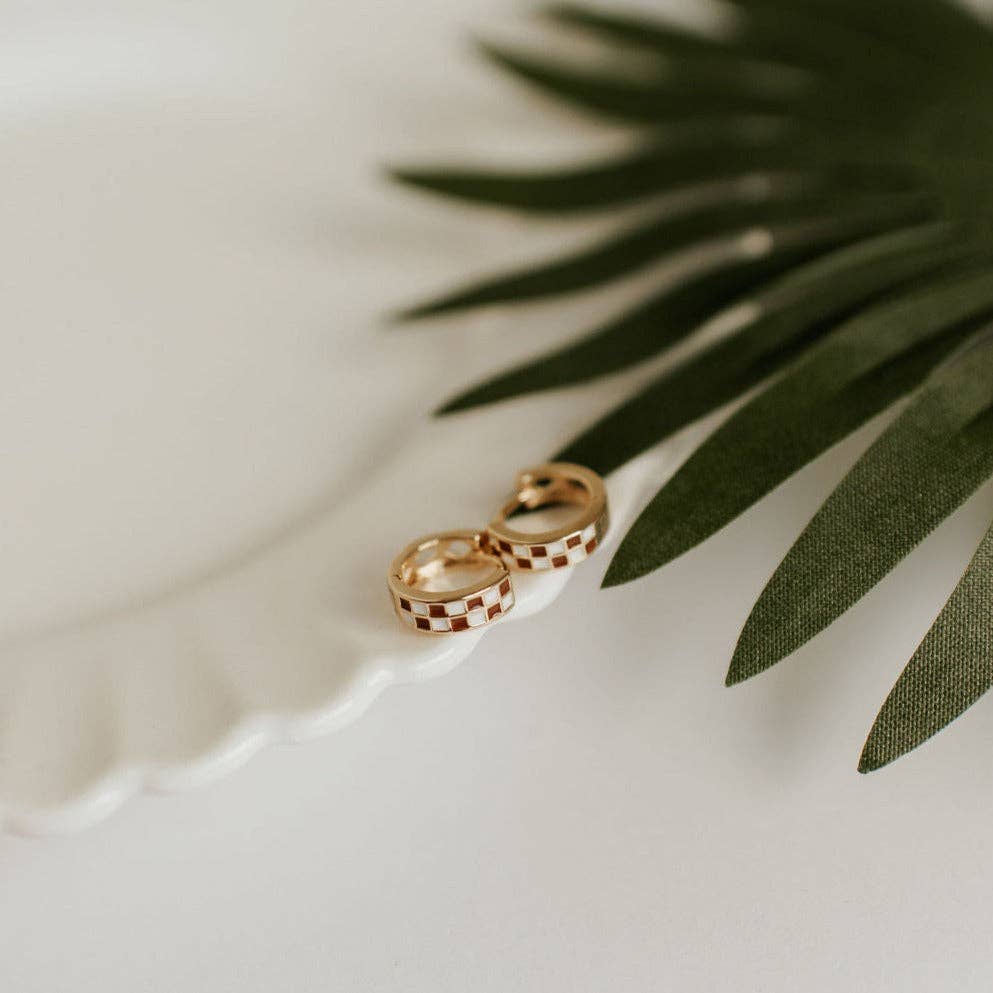 Brown & White Checkered Hoops.